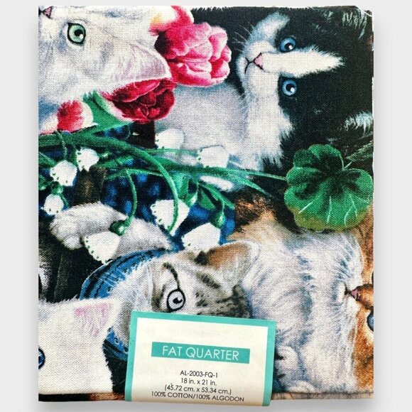 Lot of Cat Fabric 3 Fat Quarters and Fabric Remnants Siamese Cats Kittens Floral - Picture 2 of 4